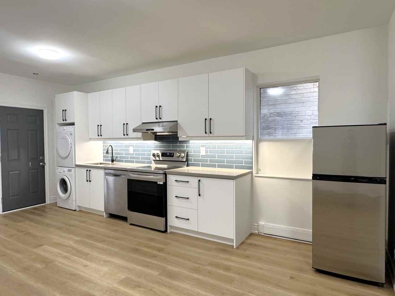 630 Vaughan Rd - Photo 2 of 22