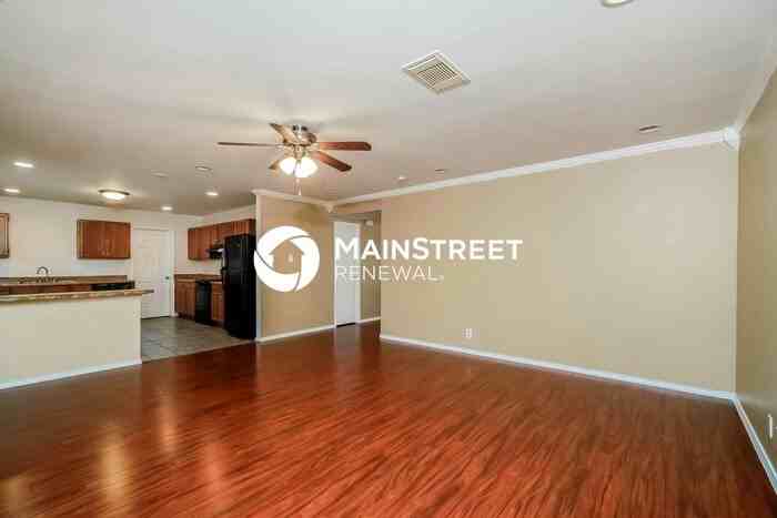 6611 Meadow Fawn Dr - Photo 3 of 17