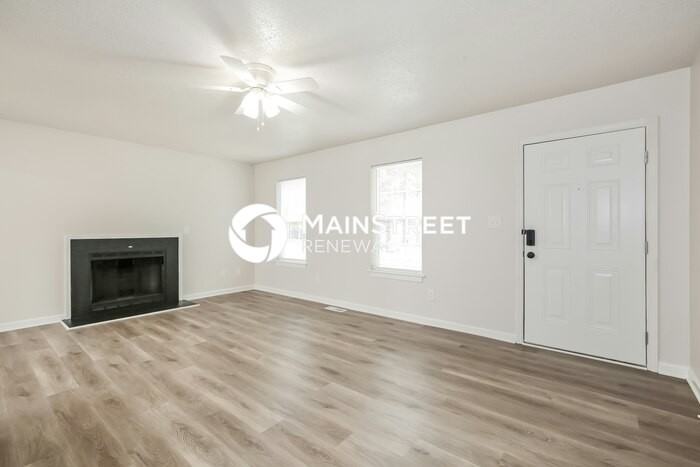 135 W Lakefield Dr - Photo 2 of 15