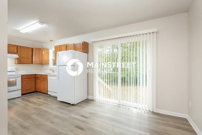 135 W Lakefield Dr - Photo 6 of 15