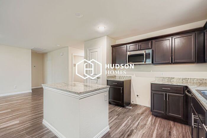 301 Delaware St - Photo 6 of 14