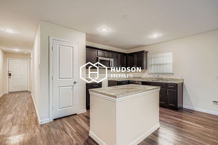 301 Delaware St - Photo 7 of 14