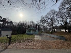 701 Hillsdale Dr - Photo 1 of 1