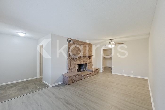 738 Willowood Ln - Photo 4 of 21