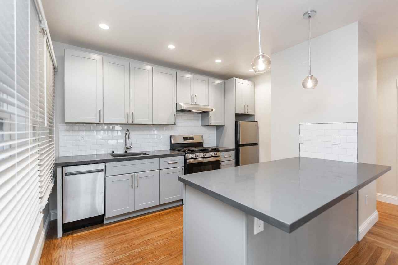 609 ASHBURY Apartments - Photo 5 of 22