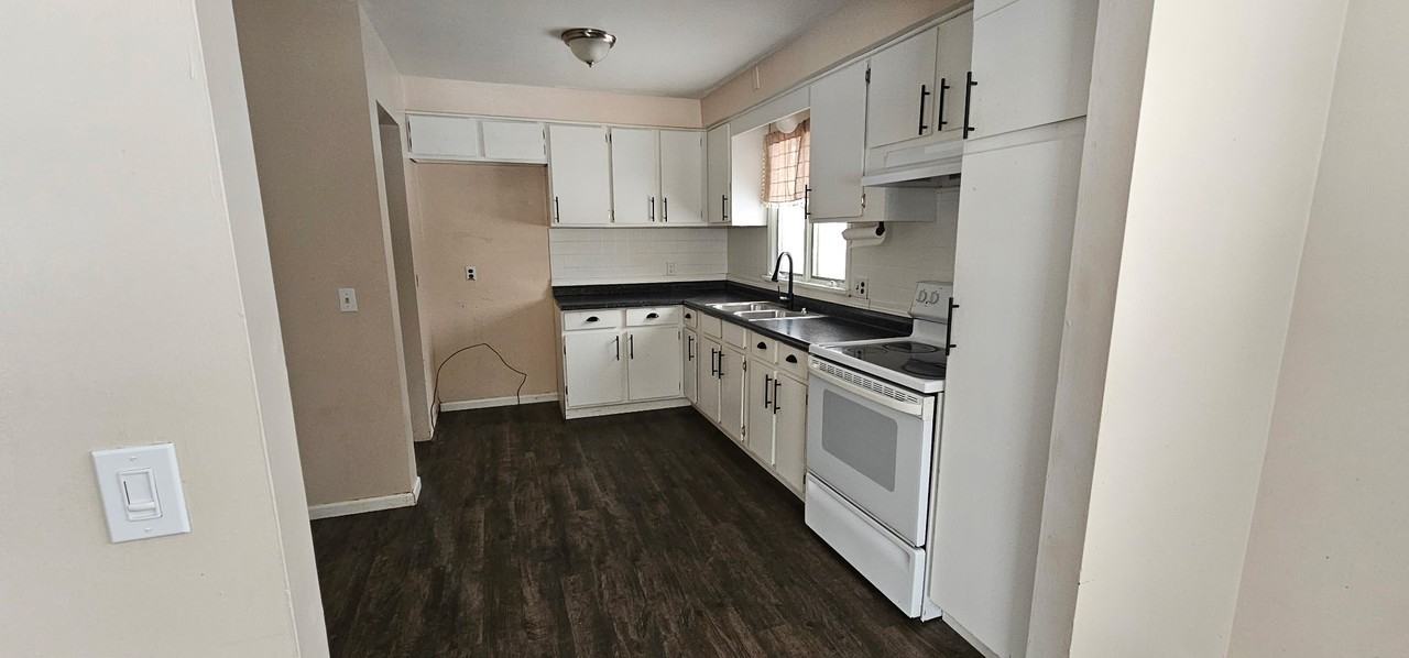 3583 Ridge Rd - Photo 6 of 30