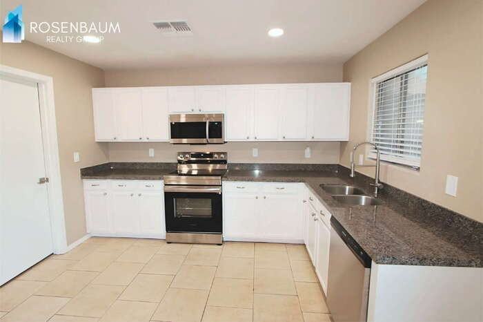 1746 E Desert Moon Trl - Photo 5 of 38