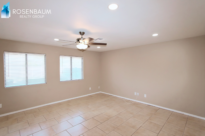 1746 E Desert Moon Trl - Photo 7 of 38