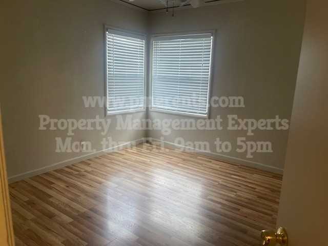 1025 Carlton Ave - Photo 3 of 18