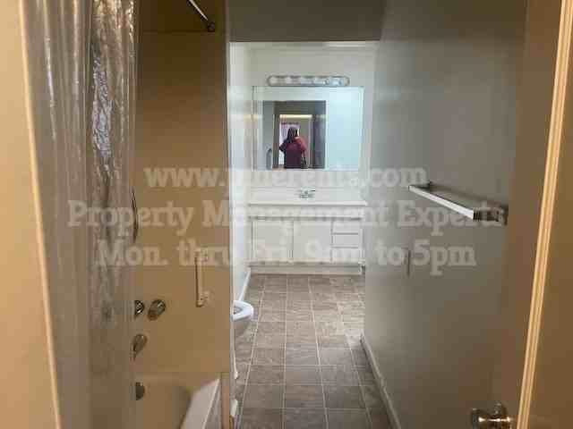 1025 Carlton Ave - Photo 5 of 18