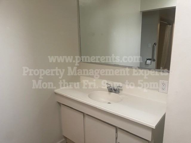 1025 Carlton Ave - Photo 7 of 18