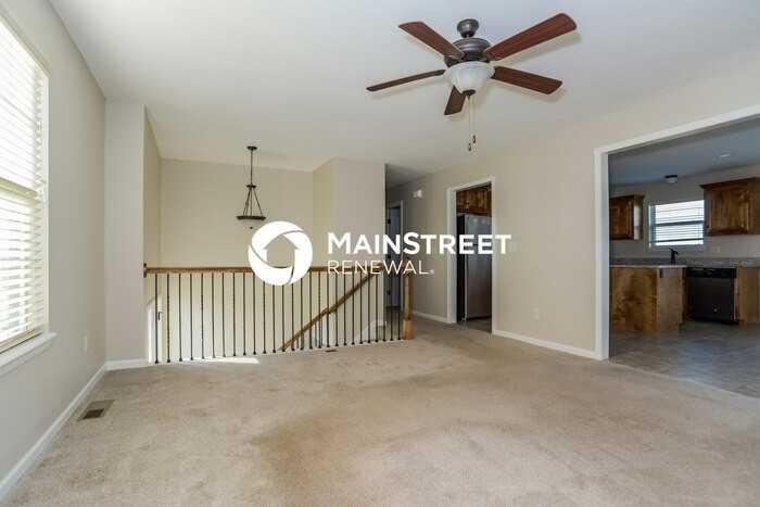 19122 Corbyn Ln - Photo 4 of 17