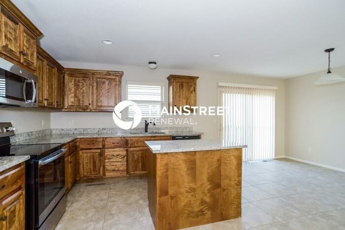 19122 Corbyn Ln - Photo 5 of 17