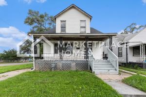 featured image of 15457 Cloverlawn St