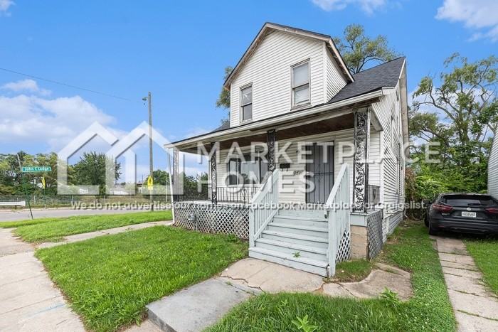 15457 Cloverlawn St - Photo 3 of 21