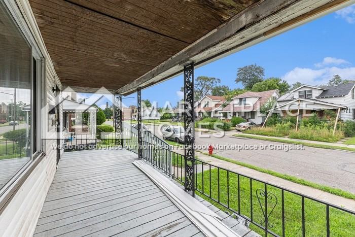 15457 Cloverlawn St - Photo 4 of 21