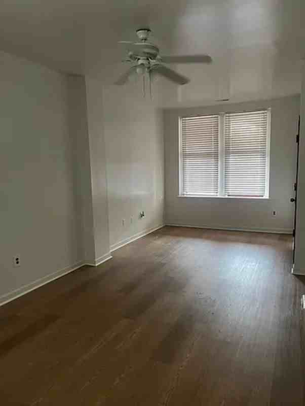 3214 W Montgomery Ave - Photo 2 of 7