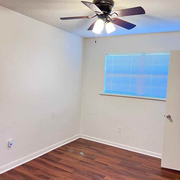 1604 Belmoor Dr - Photo 6 of 8