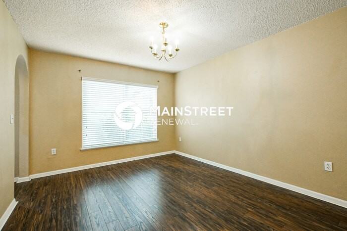 3928 Stonefield Dr - Photo 4 of 18