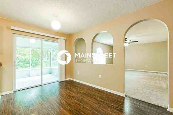 3928 Stonefield Dr - Photo 5 of 18