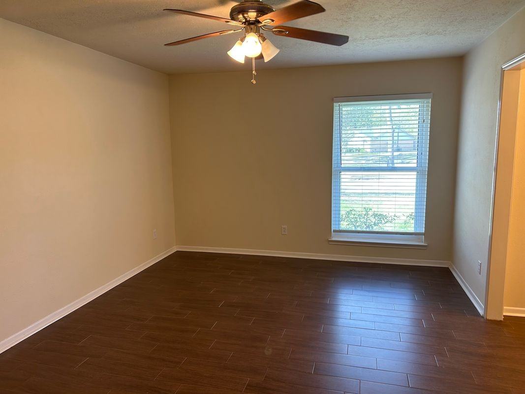 2901 Crane Dr - Photo 5 of 14