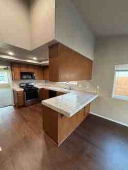 6742 Burke Ct - Photo 4 of 12