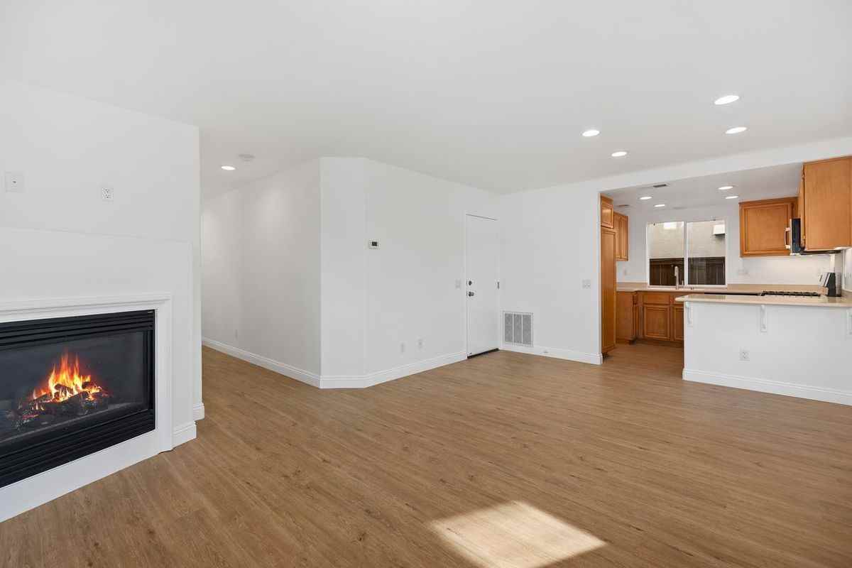 171 Bloomfield Ln - Photo 2 of 32