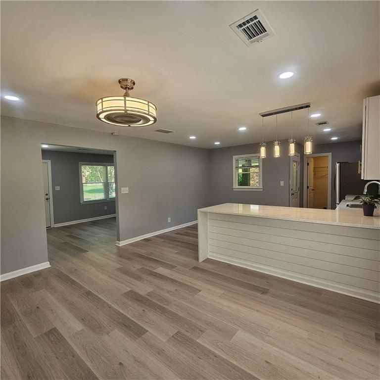 3047 Menlo Park Dr - Photo 4 of 9