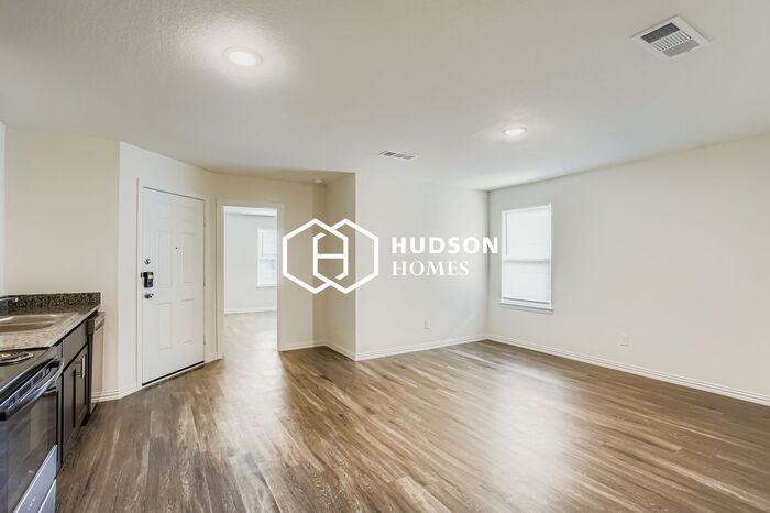 312 Calloway St #A - Photo 4 of 14