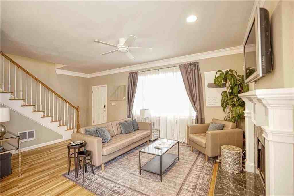 83 Richmond St Se - Photo 4 of 24