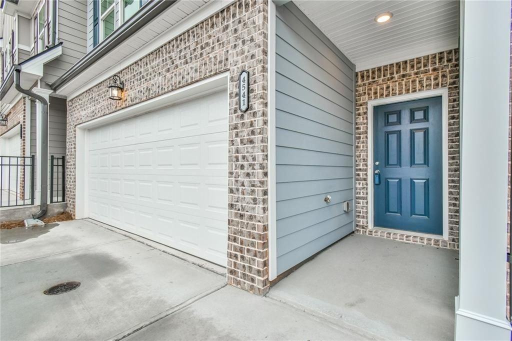 4541 Bishops Ln - Photo 2 of 30