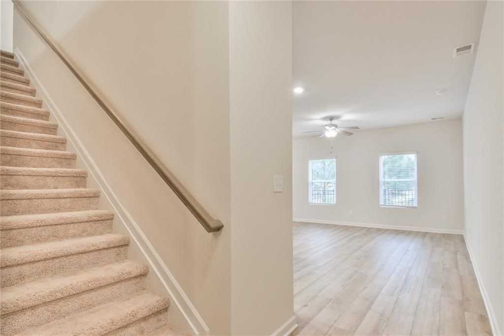 4541 Bishops Ln - Photo 3 of 30