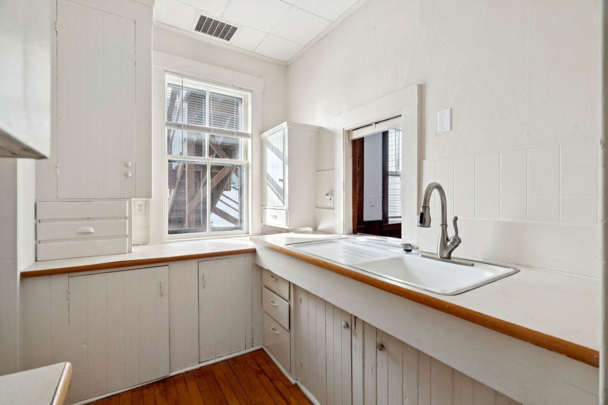 67 Winter St - Photo 2 of 16