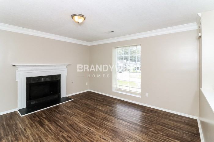 2606 Foxhall Way Se - Photo 4 of 23