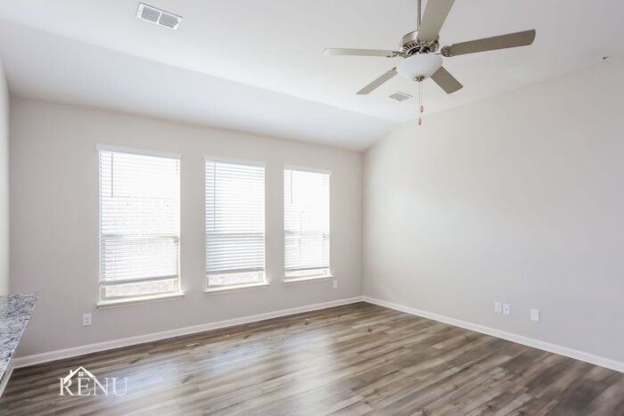 1923 Hialeah Dr - Photo 4 of 18