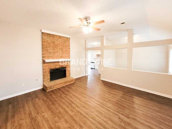 5353 Stephen Forest Cv - Photo 5 of 31