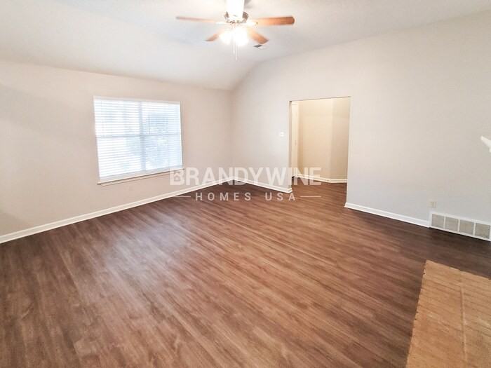 5353 Stephen Forest Cv - Photo 6 of 31