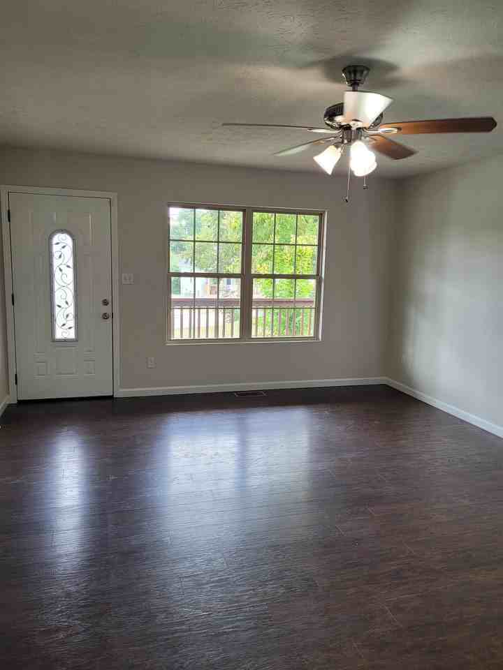 2013 Paris Rd #1 - Photo 3 of 14