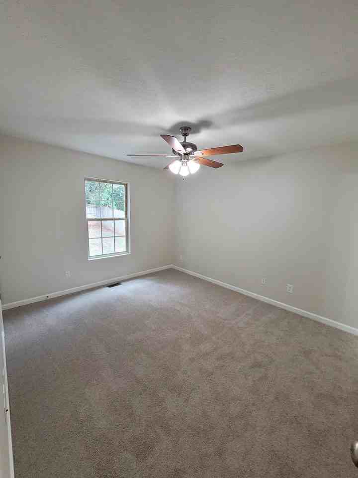 2013 Paris Rd #1 - Photo 5 of 14