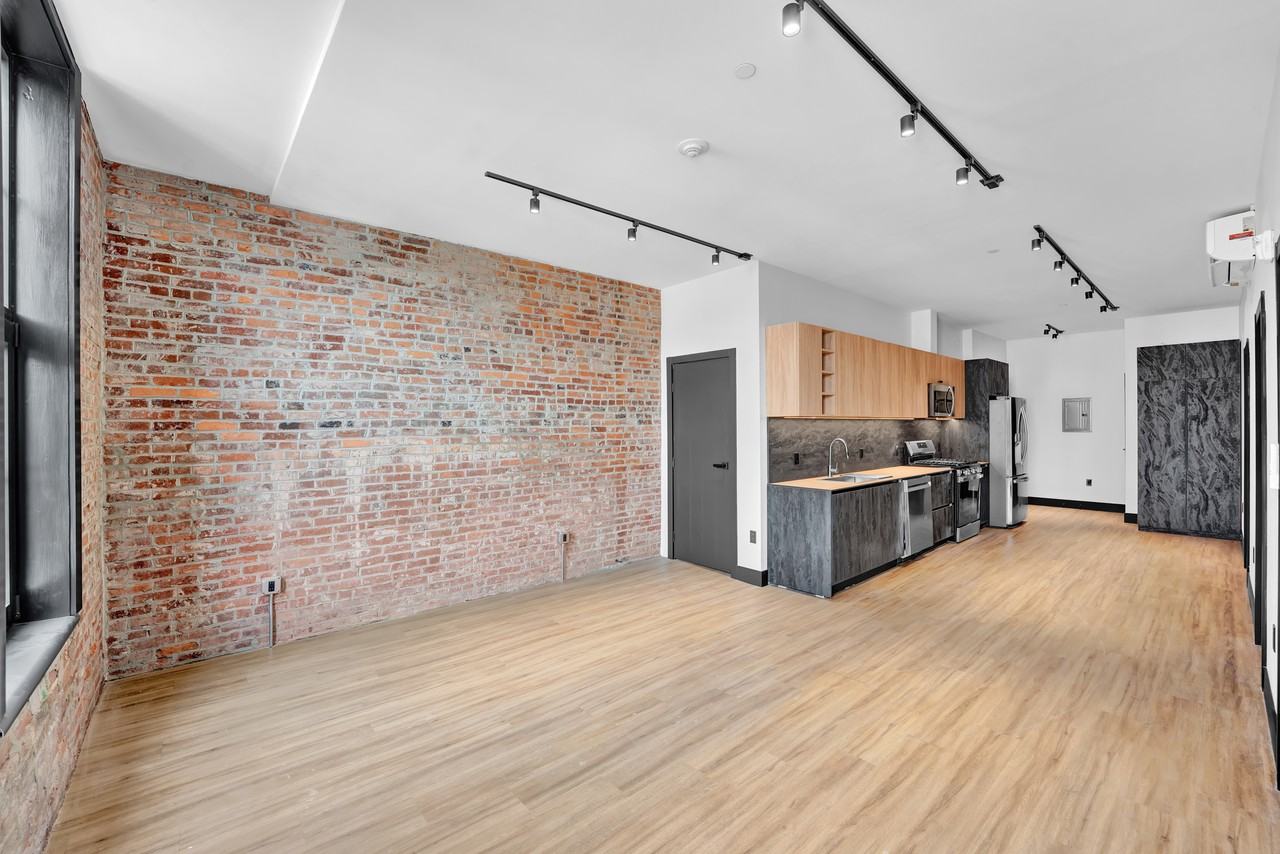 115 Penn Ave #201 - Photo 3 of 6