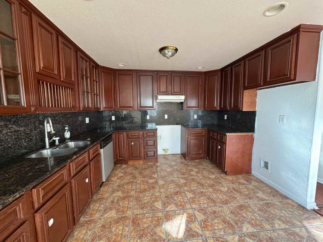 27715 Cliffwood Ave #NA - Photo 4 of 12