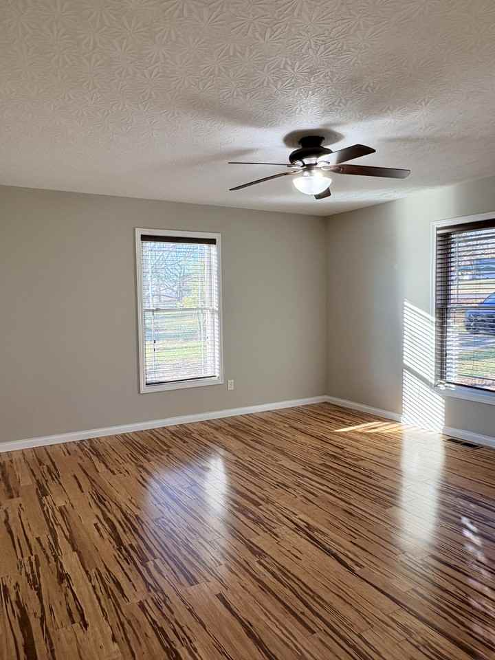 968 Brookwood Dr #NA - Photo 7 of 18