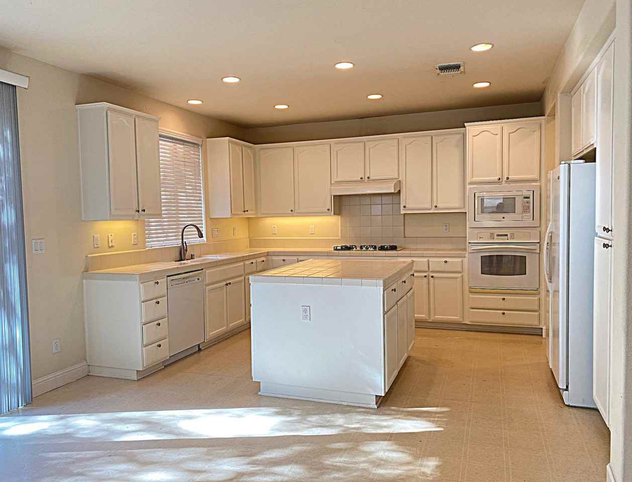 1042 Tulloch Dr #NA - Photo 5 of 16