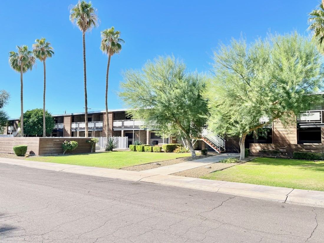 4020 N Parkway Ave #10 - Photo 2 of 30