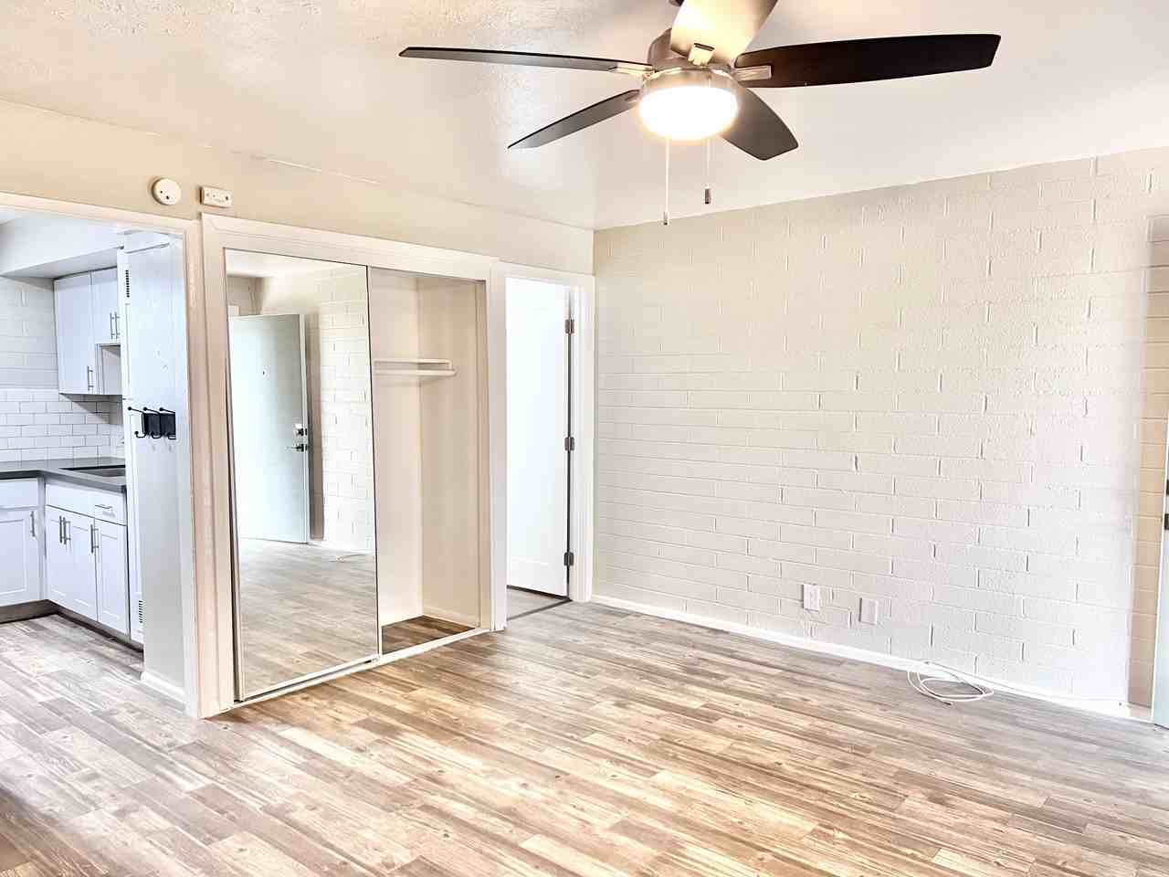 4020 N Parkway Ave #10 - Photo 5 of 30