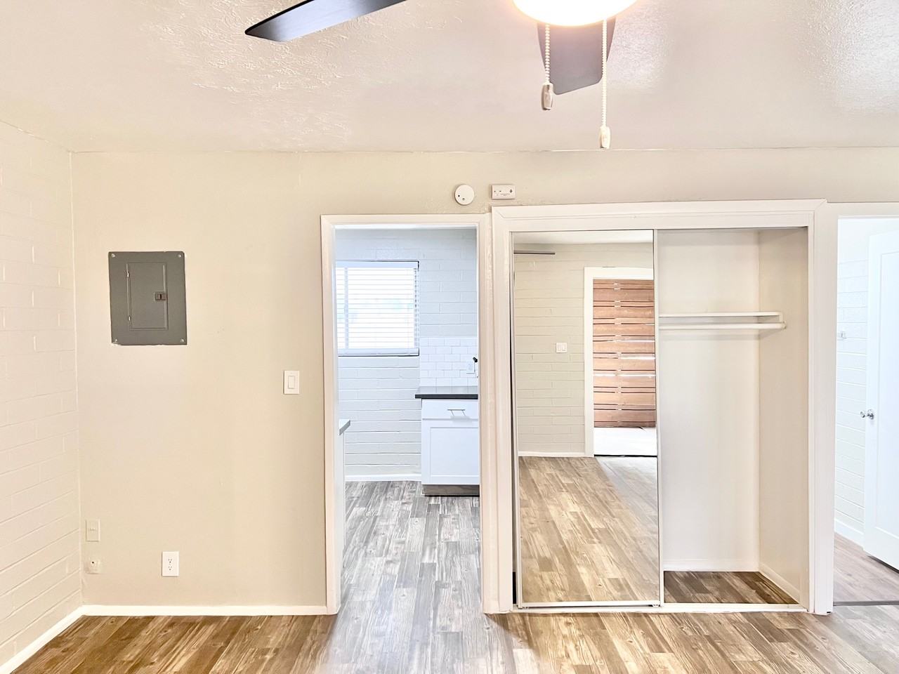 4020 N Parkway Ave #10 - Photo 6 of 30