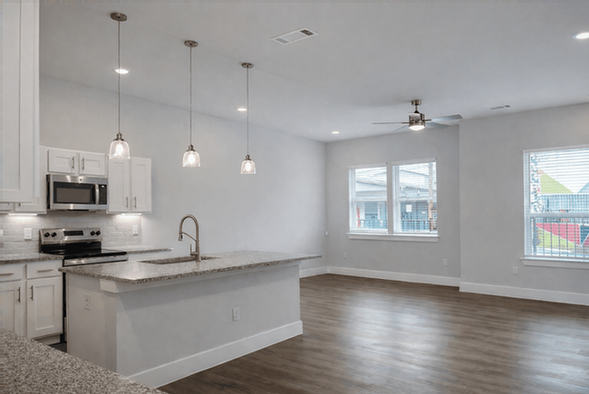 1713 N Pine St #1102 - Photo 5 of 12