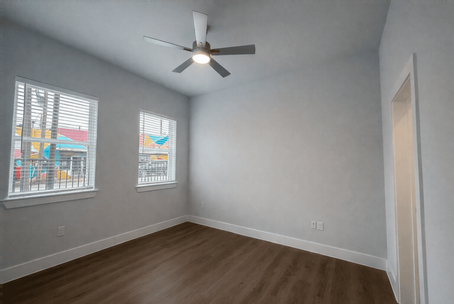 1713 N Pine St #1102 - Photo 7 of 12