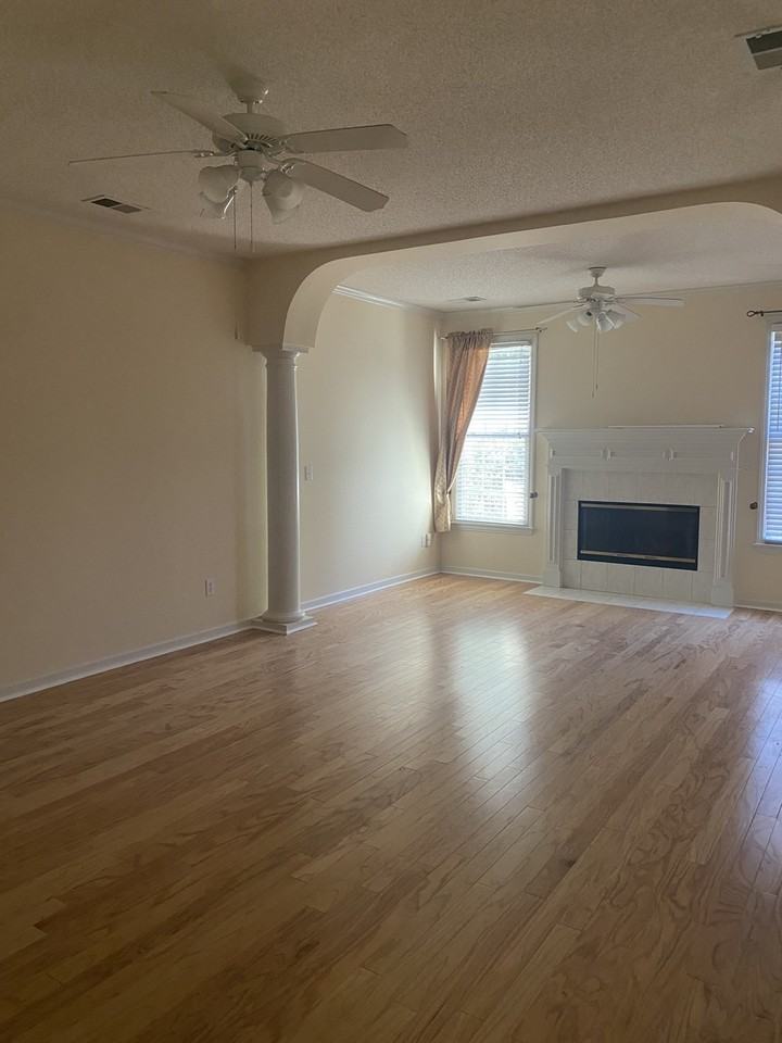 104 Alexandria Blvd #NA - Photo 4 of 8