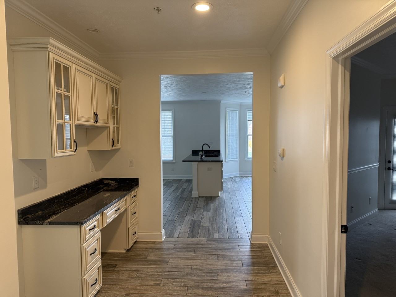 208 Adams Pointe Blvd #8 - Photo 3 of 23